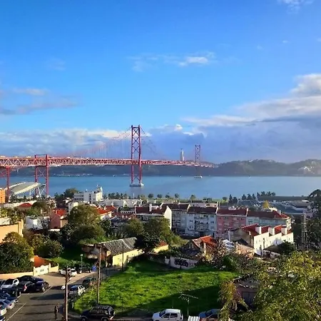 Terrace & River View Retreat *