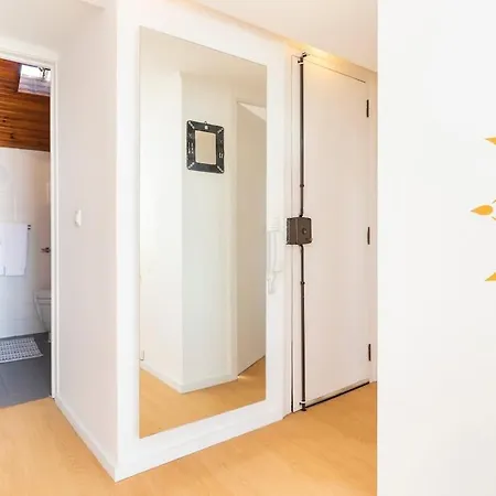 Terrace & River View Retreat Апартаменти Лісабон