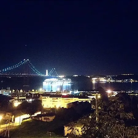 아파트 Terrace & River View Retreat *
